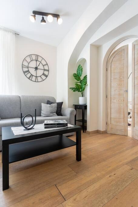 Myrentalinn - - Trastevere Arch Apartment Rom