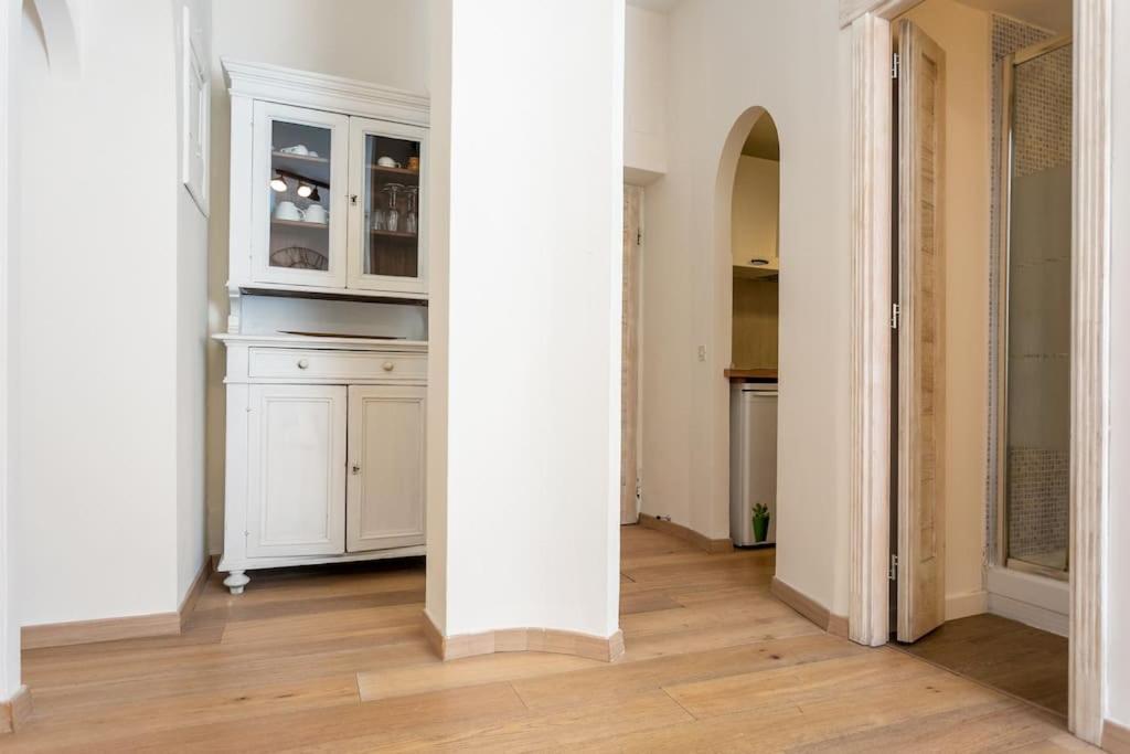 Myrentalinn - - Trastevere Arch Rom