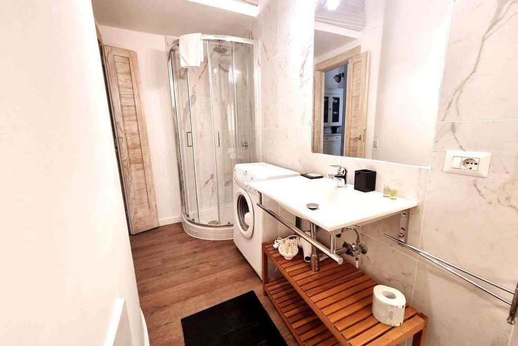 Myrentalinn - - Trastevere Arch * Rom