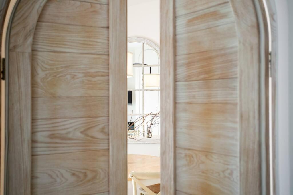 Myrentalinn - - Trastevere Arch